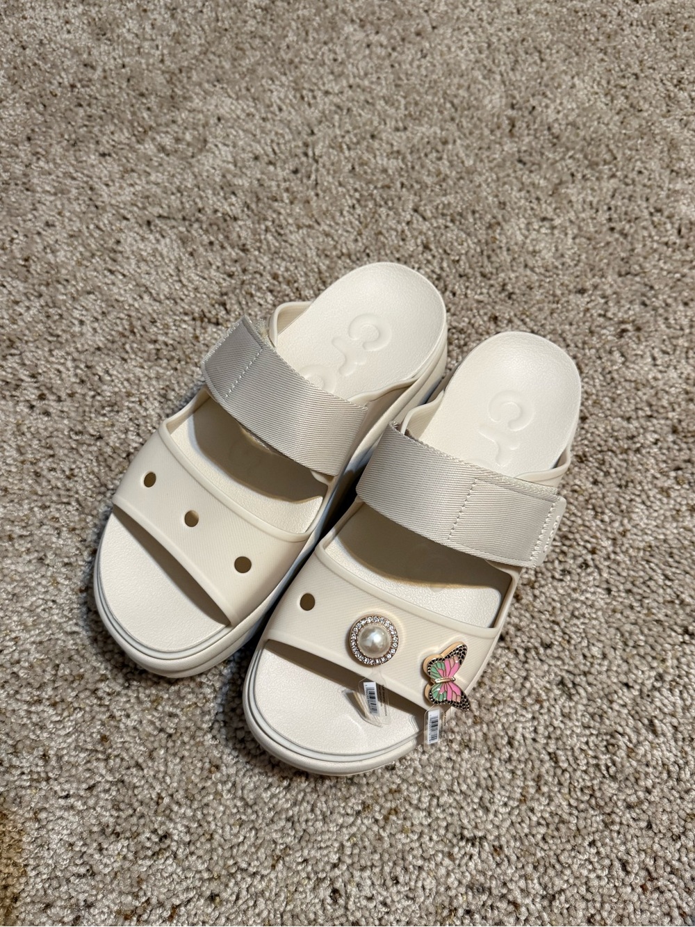 NWOT Crocs Soho Two Strap Sandal Dulce Women's 8 with two FREE JIBBITZ - Picture 2 of 5